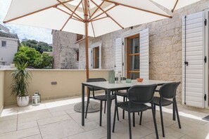 Familieleilighet, terrasse | Terrasse/patio