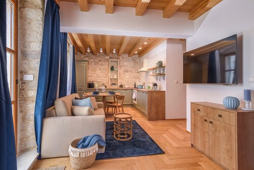 Oleander Center Suites