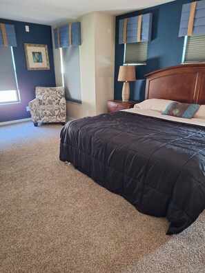 5 bedrooms, iron/ironing board, WiFi, bed sheets - Spacious 5-Bdrm 4 bth pool home w/game room close to Theme Parks Spring Break (Kissimmee)