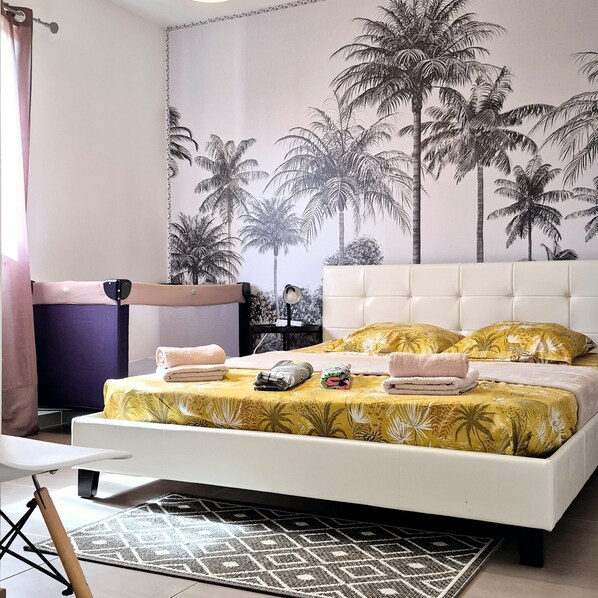 3 Schlafzimmer, Schreibtisch, Bügeleisen/Bügelbrett, Reisekinderbett
