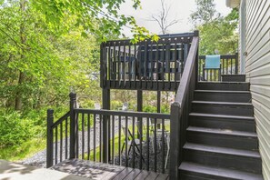 Terrace/patio - Noor's Luxe Pocono Escape- Hot Tub- Fire Pit- Adventures & More! (Long Pond)