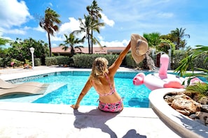 Outdoor pool - Luxury Studio, Oasis of Peace, Centrally Located Close to Most Beautiful Beaches (Sint Willibrordus)