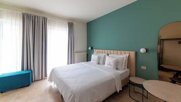 Deluxe-Doppelzimmer | Zimmersafe, laptopgeeigneter Arbeitsplatz, Verdunkelungsvorhänge