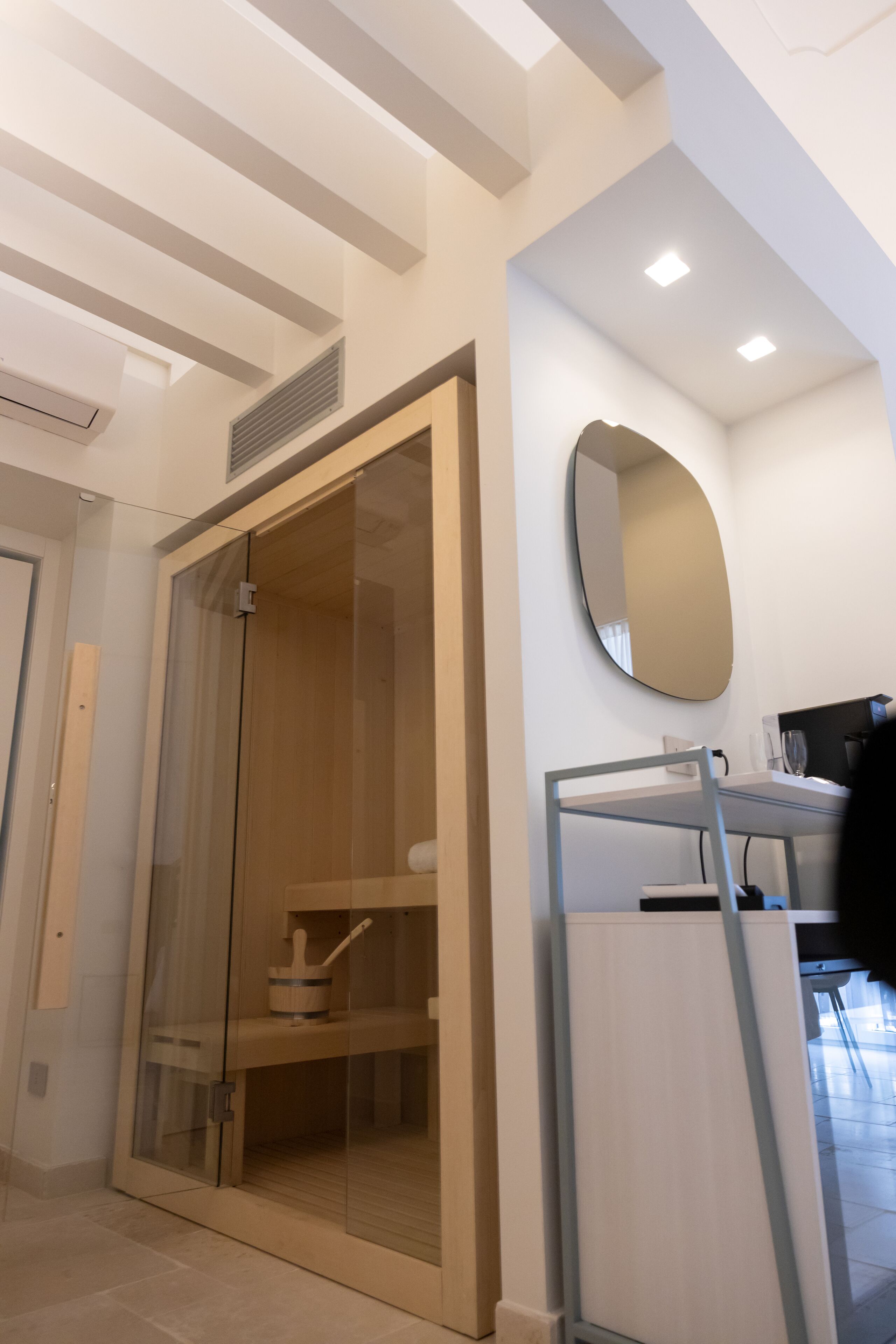 Suite Exclusive | Una cassaforte in camera, postazione laptop, tende oscuranti