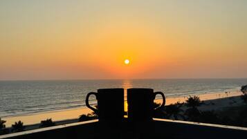 Habitación doble superior, vista al mar | Terraza o patio
