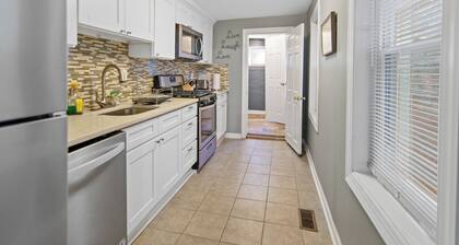 Newly Renovated Pet Friendly Row Home in Fells Point - Patterson Park