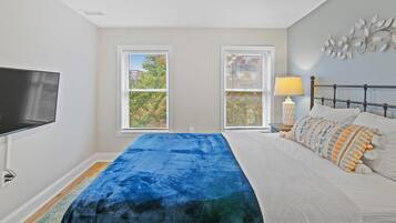 2 bedrooms, iron/ironing board, free WiFi, bed sheets