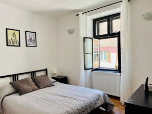 2 soverom, strykejern/-brett, wi-fi og sengetøy