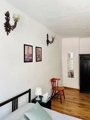 2 chambres, fer et planche à repasser, Wi-Fi, literie fournie