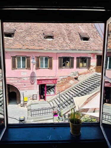 Charming Apartment with WiFi in Historic Sibiu