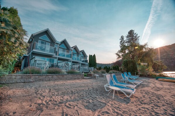 Terrace/patio - Beach Front, Lake Front, Wine Country, Paddle boards #1 (Oliver)