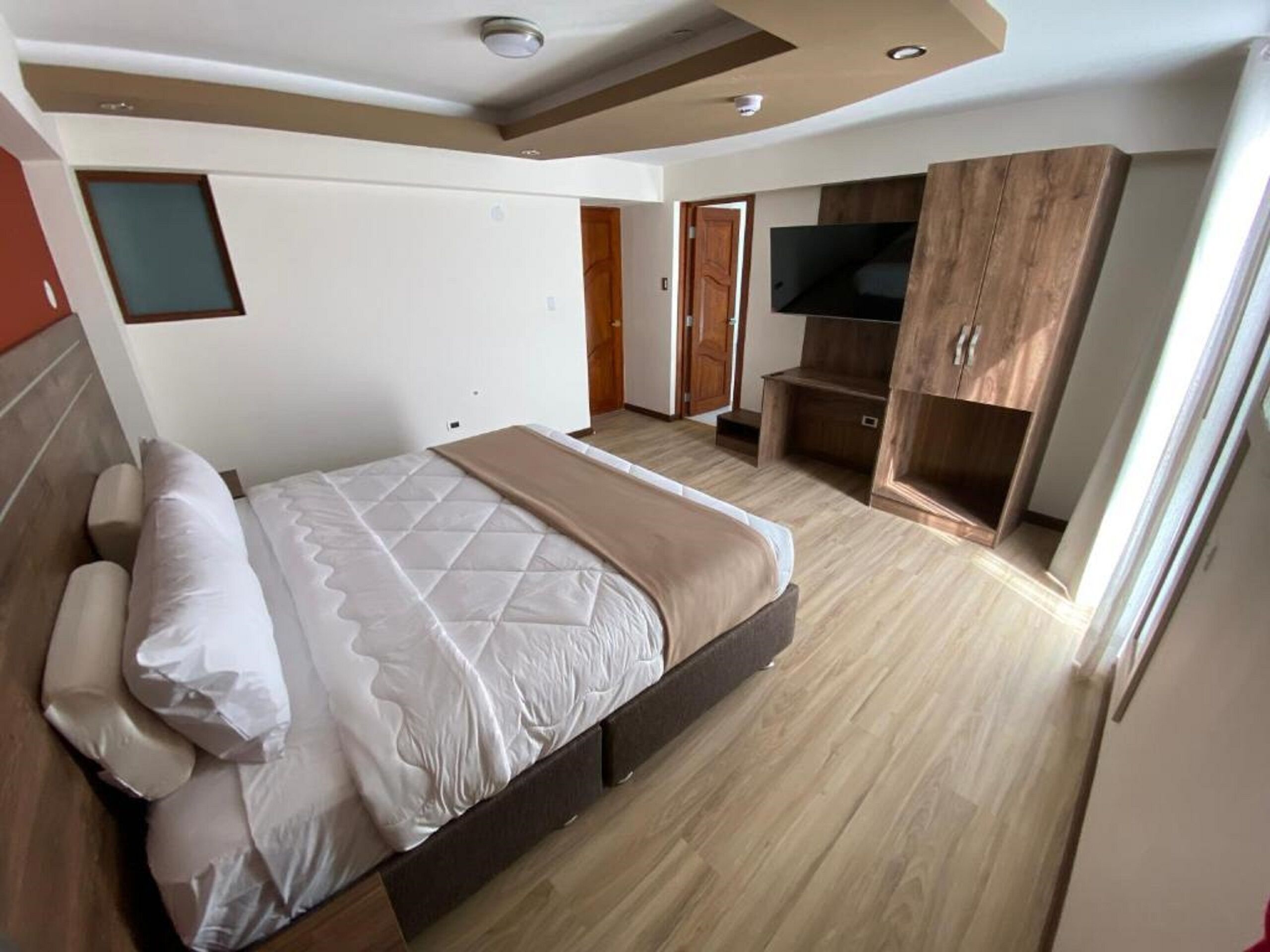 In-room safe, desk, laptop workspace, free WiFi