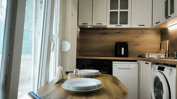 Kühlschrank, Ofen, Herdplatte, Geschirrspüler