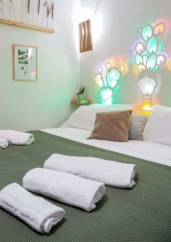 1 bedroom, iron/ironing board, WiFi, bed sheets - Prickly pear shovel room a symbol of wealth and prosperity (Pulsano)