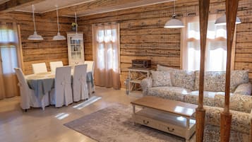 Smart-TV, Kamin, Bücher