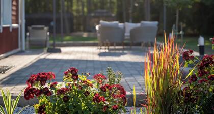 A holiday like at grandma's. Cosy cottage with pool for families and friends.