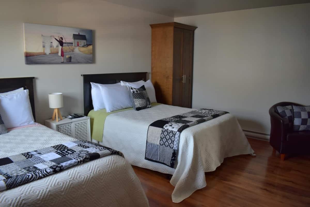 Tweepersoonskamer, en-suite badkamer (Two Double Beds)