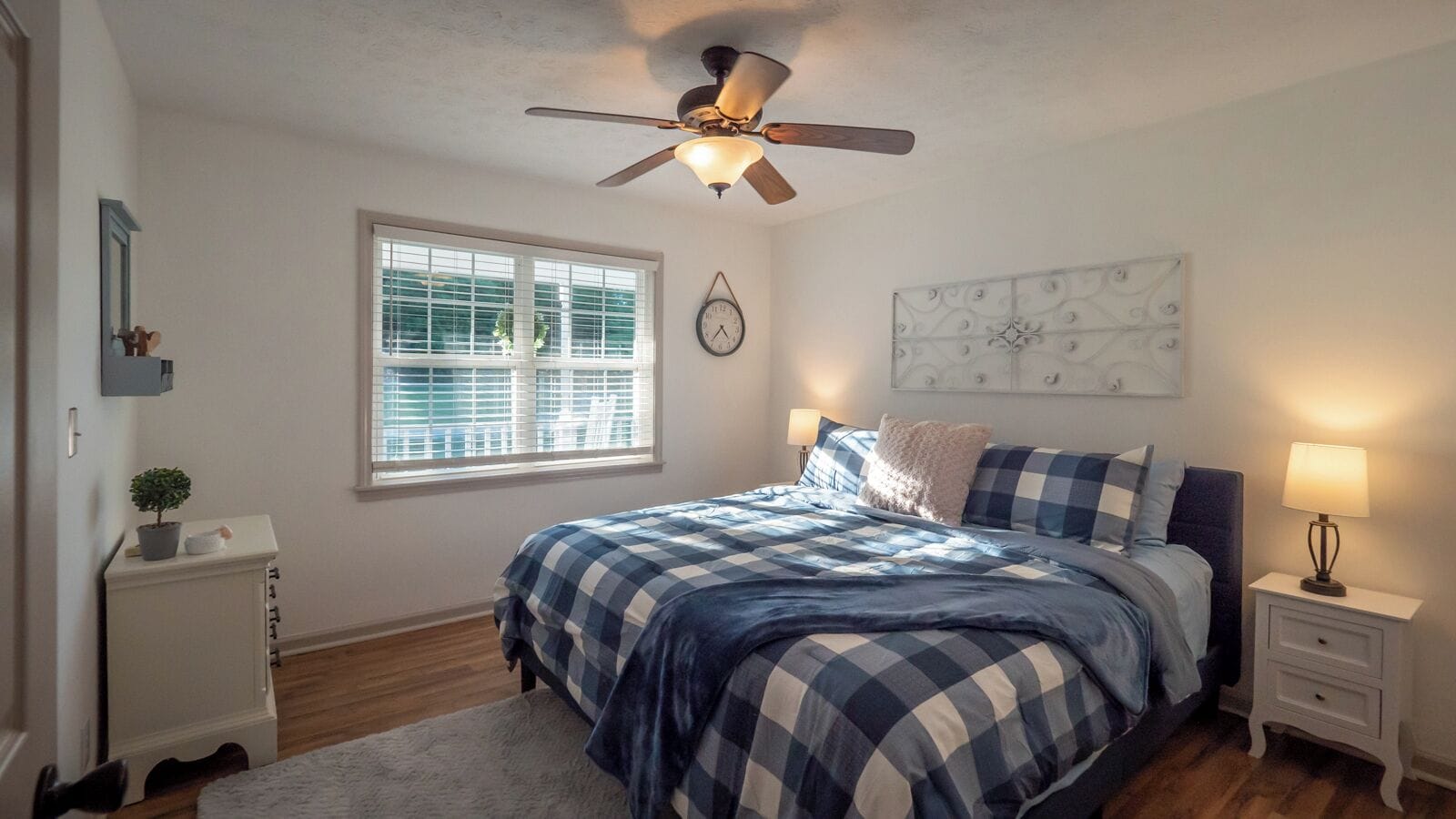 3 bedrooms, iron/ironing board, travel crib, free WiFi