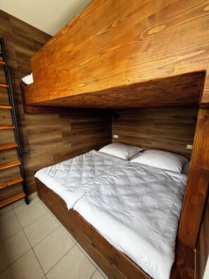 1 chambre, fer et planche à repasser, Wi-Fi gratuit, draps fournis