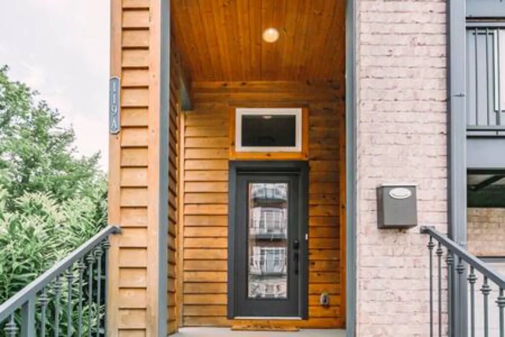 DREAM for big group-8 bedroom complex close to Downtown Nashville!