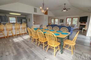 Dining - Four bedroom beach house in Duck, NC. Easy walk to the beach. (duck)