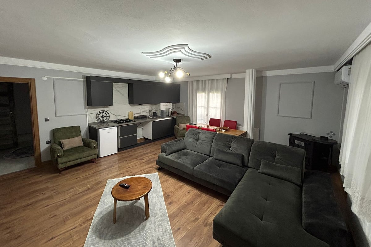 Bahce ve Nehir Manzarali Oda | Living area