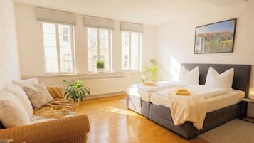 2 bedrooms, iron/ironing board, travel cot, free WiFi