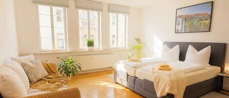 2 soverom, strykejern/-brett, reiseseng for barn og wi-fi (inkludert)