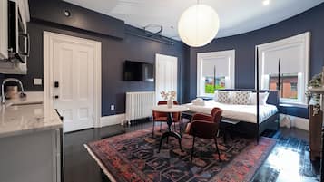 Deluxe Studio | 1 bedroom, Egyptian cotton sheets, premium bedding, memory foam beds