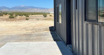 Barndominium Desert Escape - Mountain View, town close, gateway to Death Valley