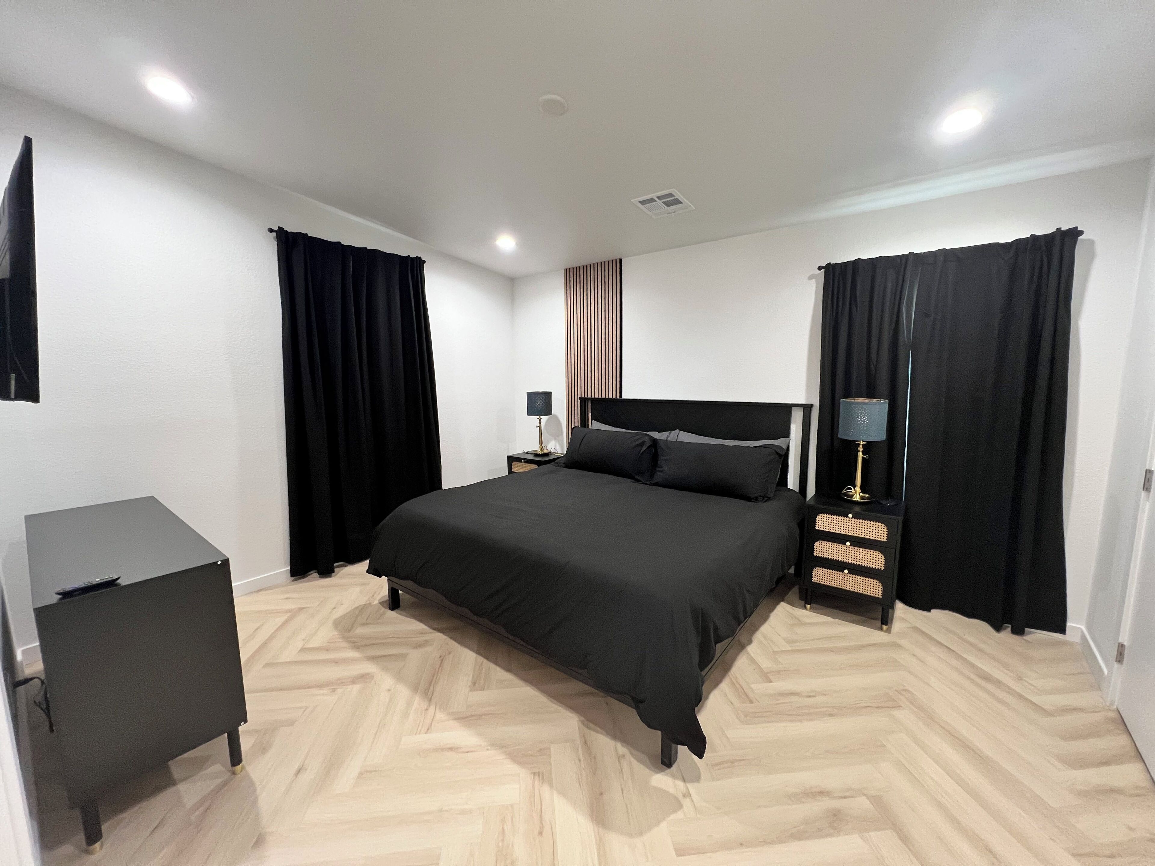 2 室のベッドルーム、アイロン / アイロン台、WiFi、ベッドシーツ