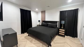 2 habitaciones, tabla de planchar con plancha, wifi y ropa de cama