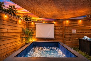 Baignoire à remous extérieure