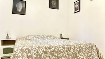 1 Schlafzimmer, BĂŒgeleisen/BĂŒgelbrett, WLAN, BettwĂ€sche