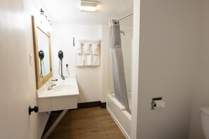 Family Room | Bathroom