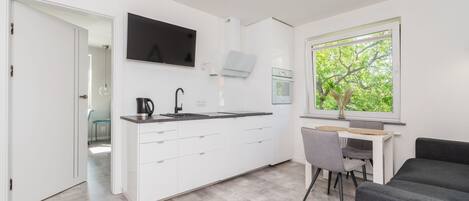 Classic Apartment | Dapur peribadi | Peti sejuk, ketuhar, dapur, mesin basuh pinggan mangkuk