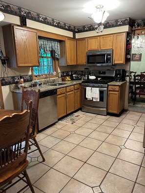 Fridge, microwave, oven, stovetop - Cozy 3 bedrm colonial near Saratoga Springs and Adirondack/Lake George region. (Gansevoort)