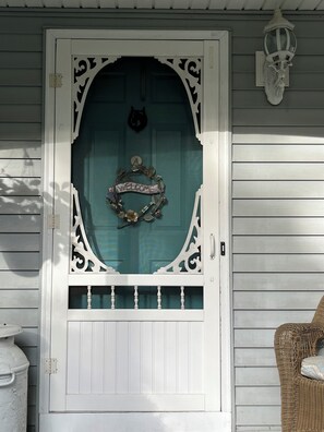 Exterior detail - Cozy 3 bedrm colonial near Saratoga Springs and Adirondack/Lake George region. (Gansevoort)
