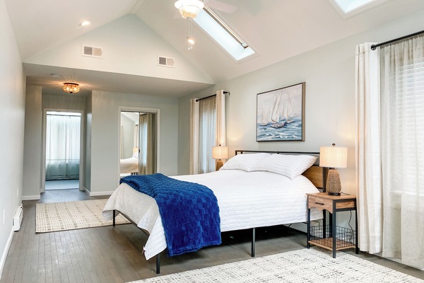 6 bedrooms, desk, iron/ironing board, free WiFi