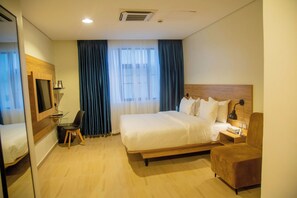 Executive Room, 1 King Bed | Premium bedding, minibar, in-room safe, desk - Hotelinn Oniru  (Lagos)