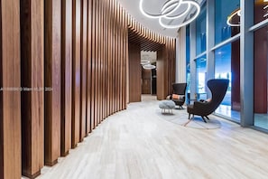 Lobby - Lyfe Resort & Condo (Hollywood)