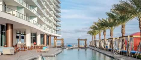 2 piscinas al aire libre