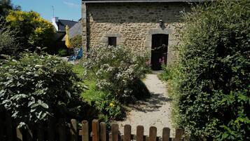 Enceinte de lâhĂ©bergement