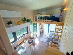 2 makuuhuonetta, silitysrauta/-lauta, Wi-Fi, vuodevaatteet