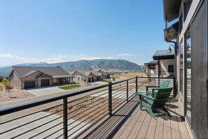 Terrace/patio - Mountain Art Retreat | Ski Escape | Hot Tub |Games (Eden)