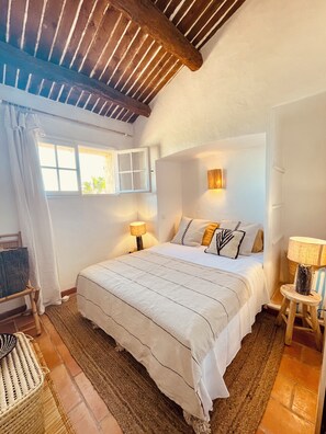 4 bedrooms, iron/ironing board, free WiFi, bed sheets - Charming farmhouse with infinity pool and magnificent panoramic sea view (Cavalaire-sur-Mer)