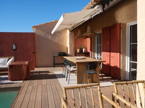 Outdoor dining - Charming farmhouse with infinity pool and magnificent panoramic sea view (Cavalaire-sur-Mer)