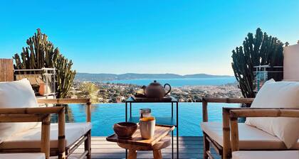 Charming farmhouse with infinity pool and magnificent panoramic sea view
