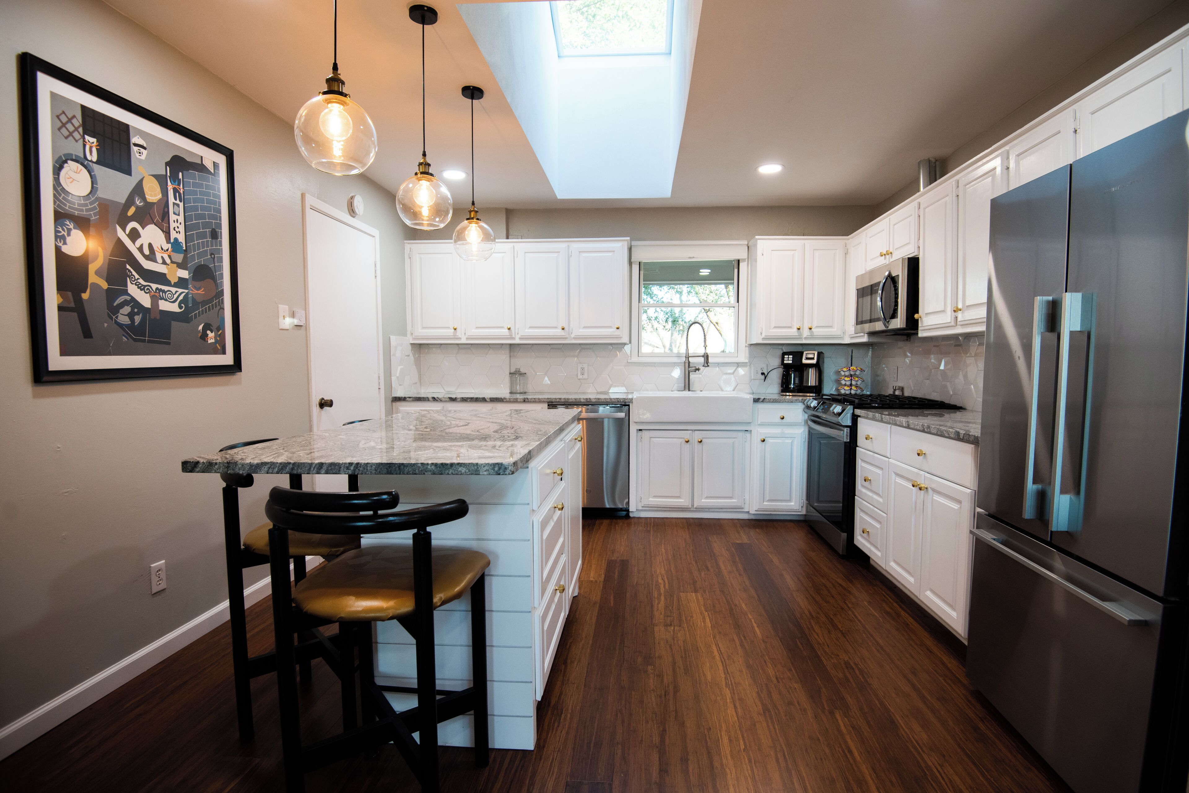 ثلاجة، ميكروويف، فرن، موقد طهي مسطح