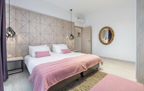 4 camere, culla da viaggio, Wi-Fi gratuito, lenzuola